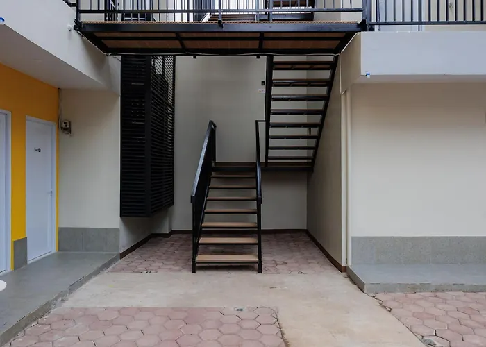 Urbanview Petukangan Mansion Jakarta
